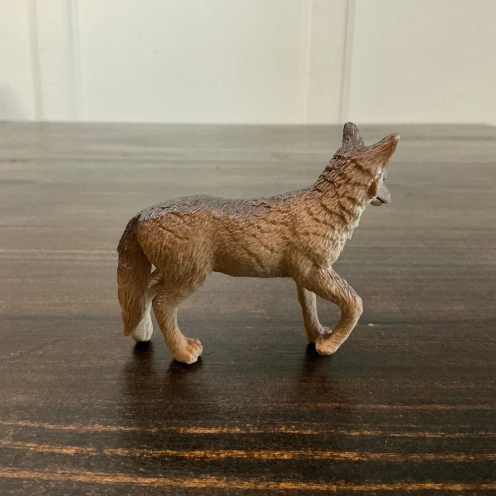 K&M International Coyote Figurine Realistic Wildlife Toy Animal Plastic - Picture 2 of 6